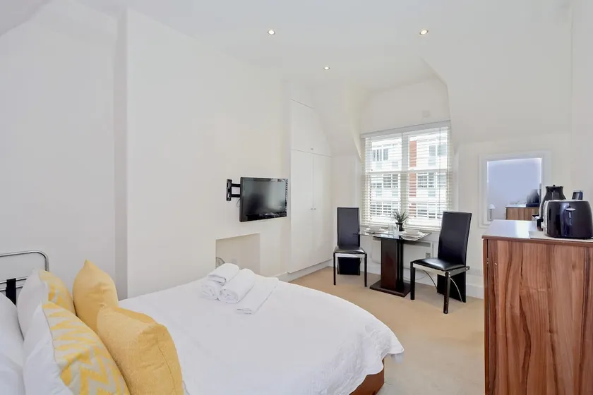Lower Belgrave Street Apartments - Image 1