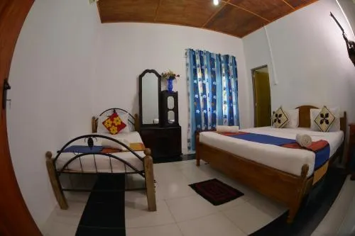 Peacock Lodge - Image 1