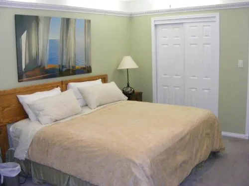 Hummingbird Guesthouse - Image 1