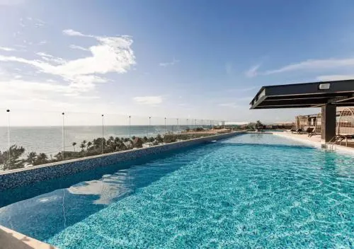 Luxury 1BR Condo Prime Location - Image 1