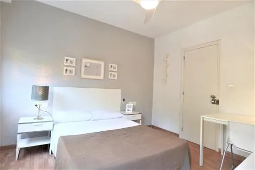Suecia Apartamentos - Image 1