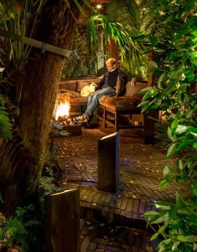 Garden Suite Centre - Image 1