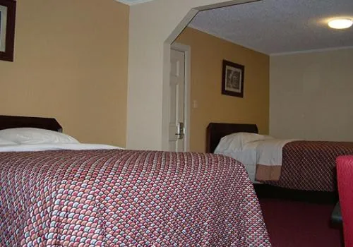 Budget Inn Monroe - Image 1