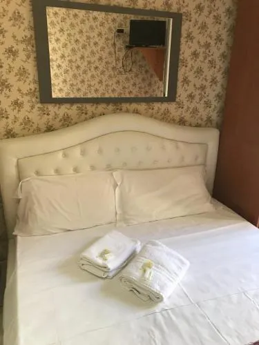 Roma Palace Inn - Image 1