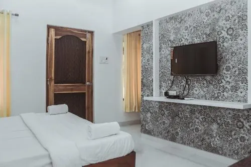 ILIF 2705 Beach Small Wondervilla | Room & Pool - Image 1
