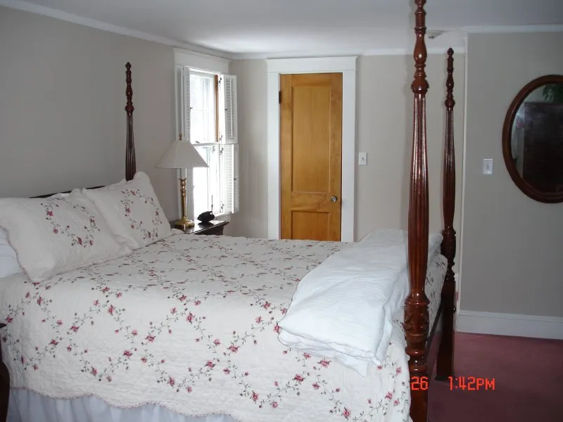 The Trumbull House Bed and Breakfast - Image 1