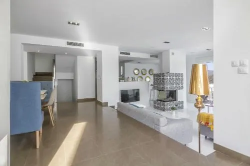 Villa Deluxe - Image 1