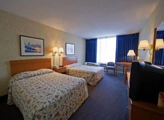 Amsterdam Inn - Image 1