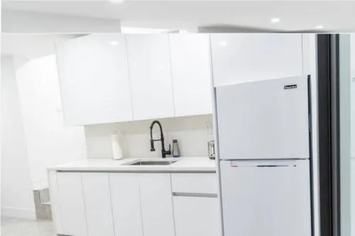 Modern 6 bedroom home with BBQ in Miami L34 - Image 1