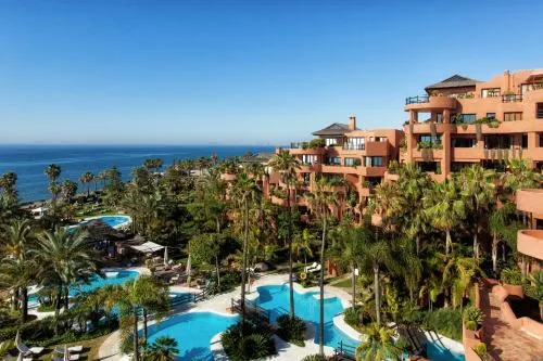 Bahia Beach Apartments Estepona - Image 1