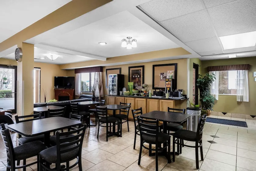 Comfort Inn - Image 1