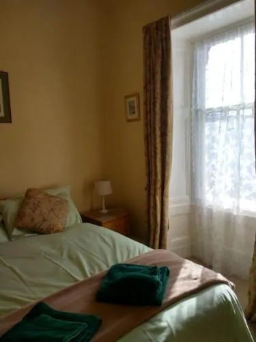 Lindores Guest House - Image 1