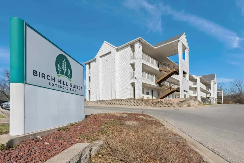 Birch Hill Suites Kansas City – Independence - Image 1