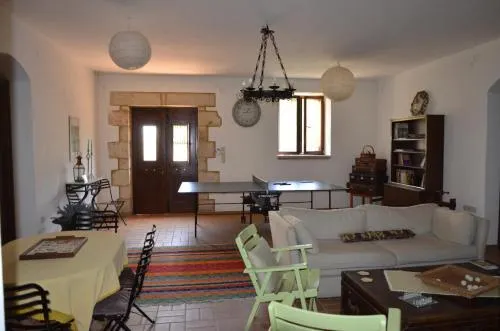 Olive Cottage - Image 1
