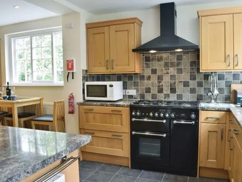 Rose Cottage - Image 1