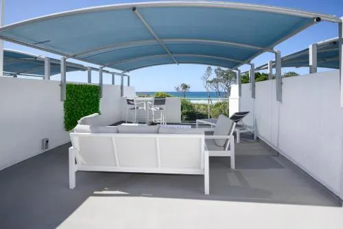 Maroochydore Beachfront Elegance, Views ZE7 - Image 1