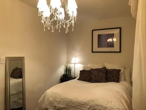 1 Queen Room in a 1 bathroom house 10 mins to Times Square - Image 1