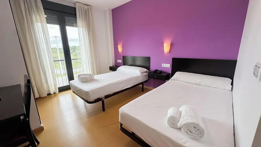 Casa de Viaxeiros by Pandora hoteles - Image 1
