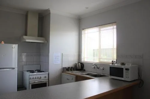 Golden Rivers Holiday Apartments - Image 1