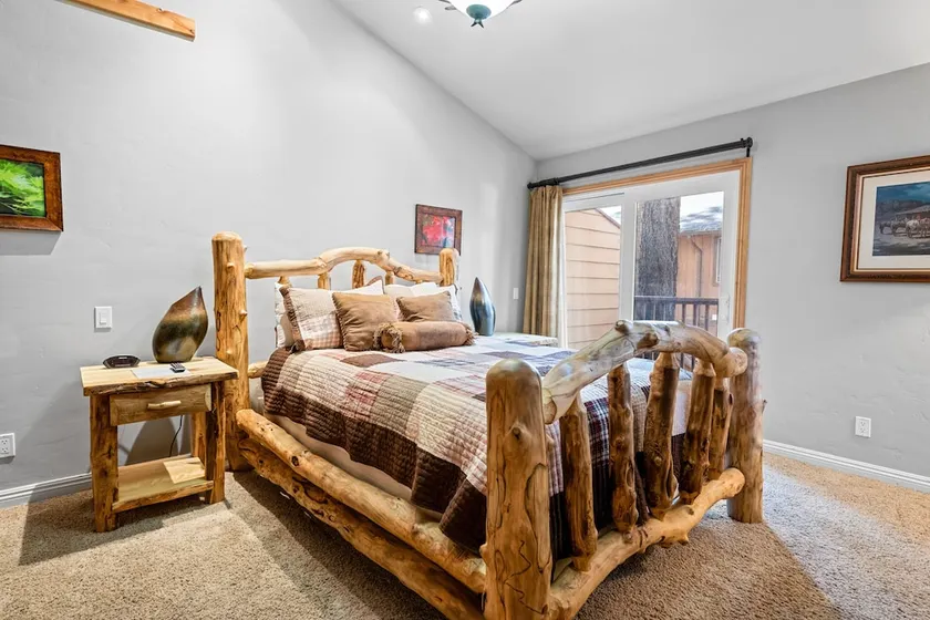 Summit Condo - Luxury condo, walk to the slopes! - Image 1