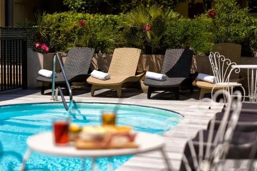 Hotel Condor-New 2022-Con Piscina - Image 1