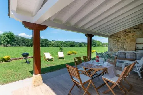 Villa Colasa, casa rústica con encanto en Selaya - Image 1