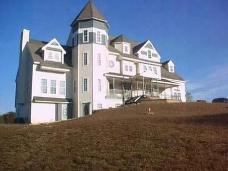 The Victorian - Candle Bed & Breakfast - Image 1