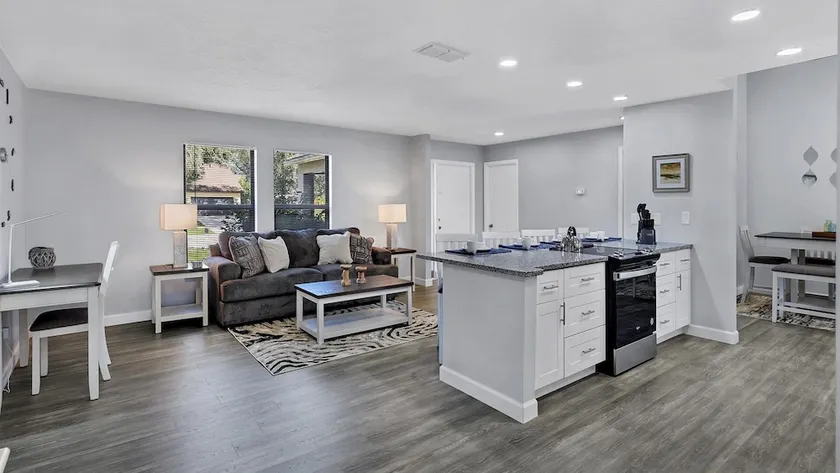 Stylish Nomad Nest Workspace Patio Sarasota - Image 1