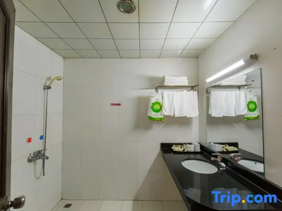 Cenxi Hotel - Image 1