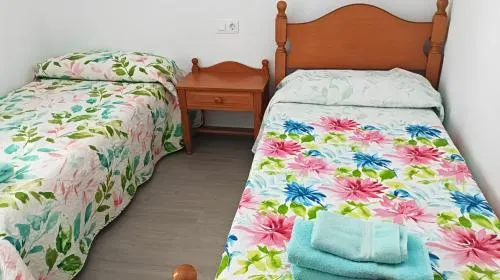 Apartamento reformado con piscina y vistas - Image 1