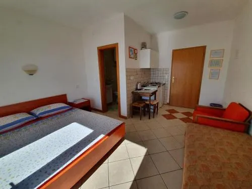 Studio Bdanje 1 - Image 1
