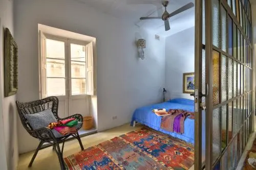 Bright 1br Townhouse With Sea View - Image 1