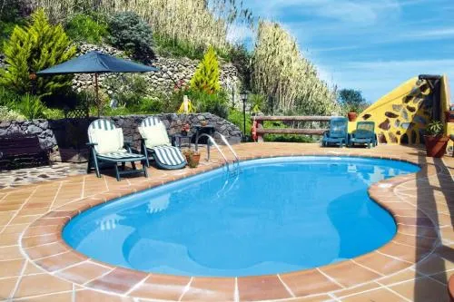 Apartment In Moya With Terrace - Image 1