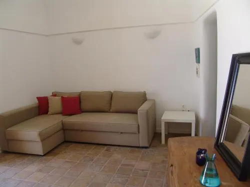 Chez Erose - Image 1