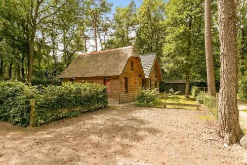 Luxe sfeervol en vrijstaand boshuis Chalet LaMast - Image 1