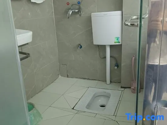 Jishui Erqing Hotel - Image 1