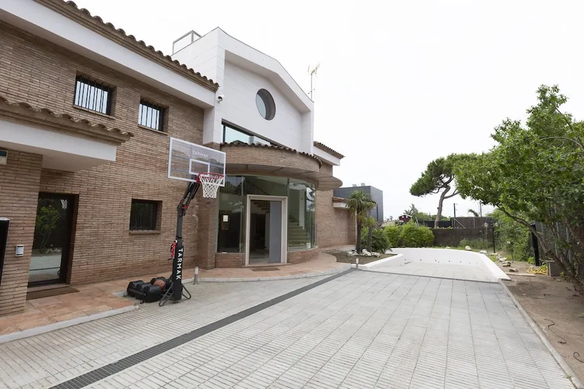 Olala Gava Beach Villa - Image 1