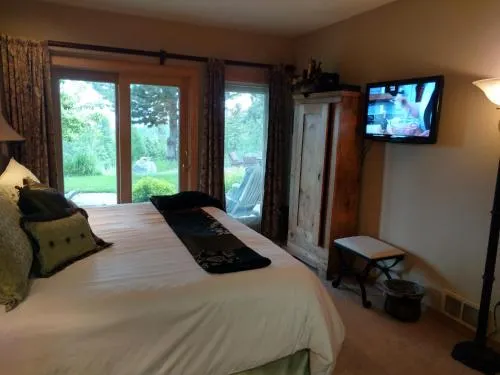 Master Suites Vacation Home Rental - Image 1