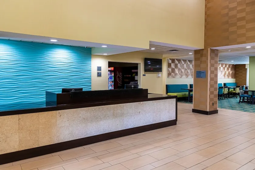 Best Western Plus North Savannah - Image 1