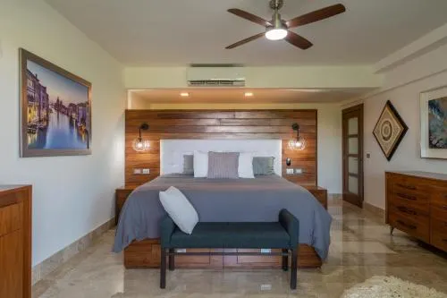 Romantic getaway next to the beach - Image 1