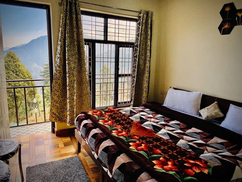 Goroomgo Kaafal Homestay Near Mall Road Mussoorie - Image 1