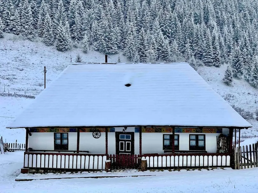 Charming Traditional House in a Pristine Location - Image 1