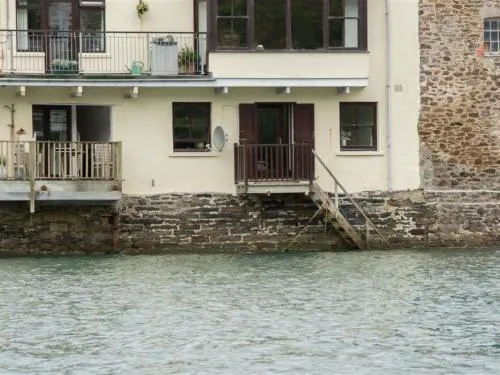 Apartment Passage Street - Image 1