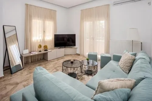 Annefi Lux Villa - Image 1