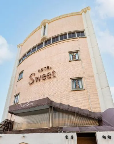 Hotel Chapel Sweet - Image 1