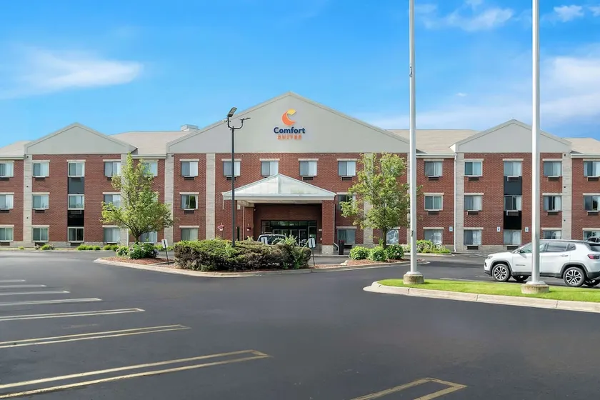 Comfort Suites Southfield - Image 1
