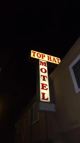 Top Hat Motel - Image 1