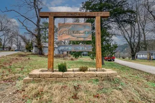Cozy Lakefront Cottage Getaway Branson MO. - Image 1