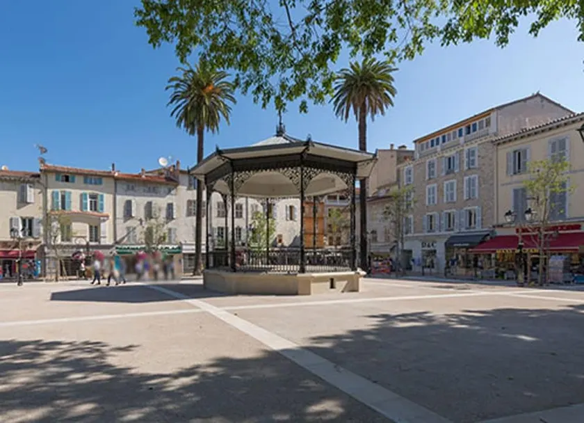 Le Bettina - Image 1