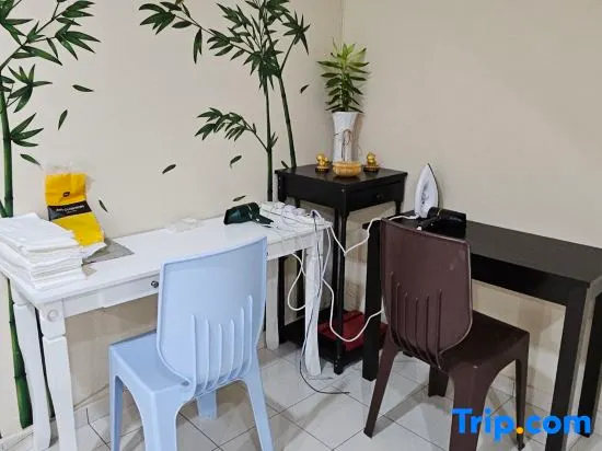 13 Taman Seraya Homestay - Image 1